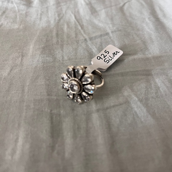 Jewelry - 925 Silver Floral Ring